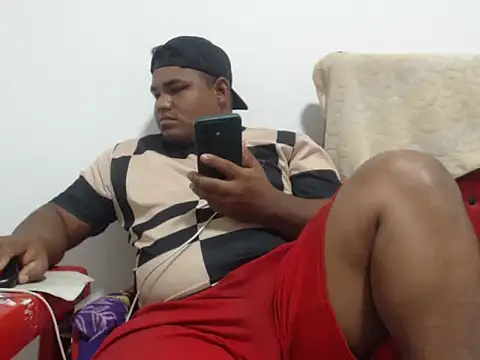 Snapshot of PONSE_LATINO chatting on October 2025 04:40:02 PM PONSE LATINO online show from October 2025 04:40:02 PM