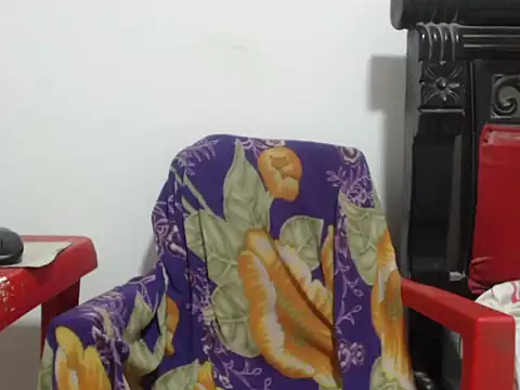 Snapshot of PONSE_LATINO chatting on October 2025 06:09:01 PM PONSE LATINO online show from October 2025 06:09:01 PM