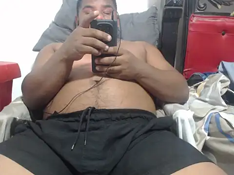 Snapshot of PONSE_LATINO chatting on November 2025 03:08:02 AM PONSE LATINO online show from November 2025 03:08:02 AM