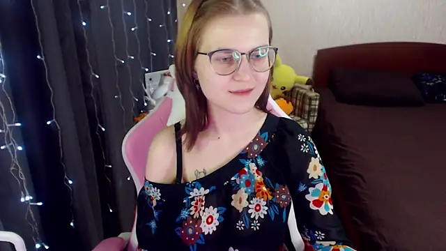 MissBrightShine online show from January 2025 04:16:01 PM