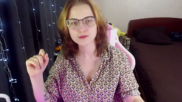 MissBrightShine online show from January 2025 09:28:01 AM