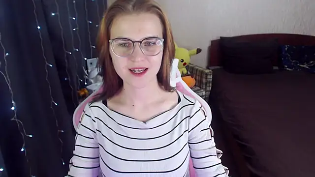 MissBrightShine online show from February 2025 04:04:01 PM