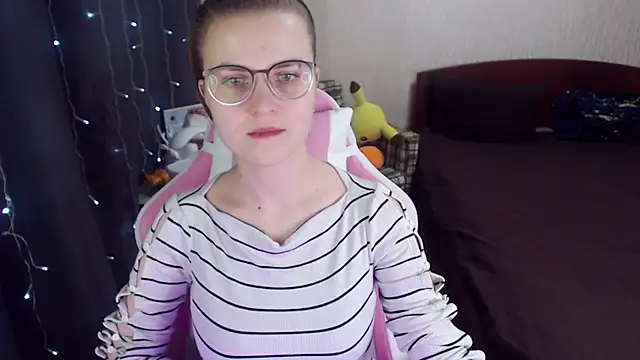 MissBrightShine online show from February 2025 04:02:01 PM