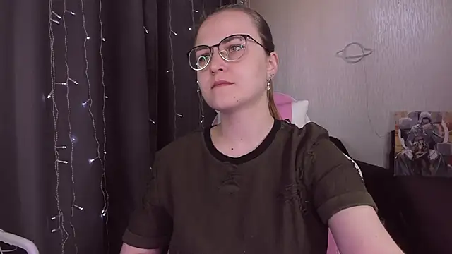 MissBrightShine online show from September 2025 11:14:01 AM