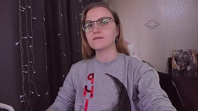 MissBrightShine online show from October 2025 10:02:01 AM