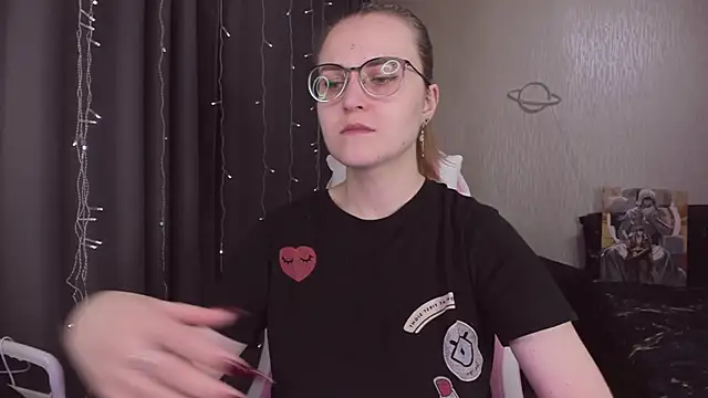 MissBrightShine online show from December 2025 11:06:01 AM