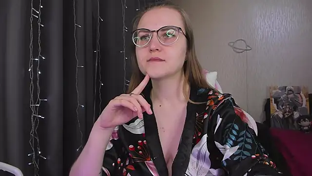 MissBrightShine online show from February 2026 11:22:02 AM