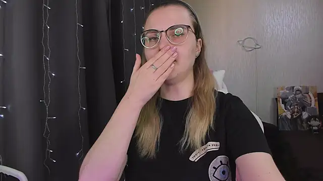 MissBrightShine online show from April 2026 01:41:01 PM