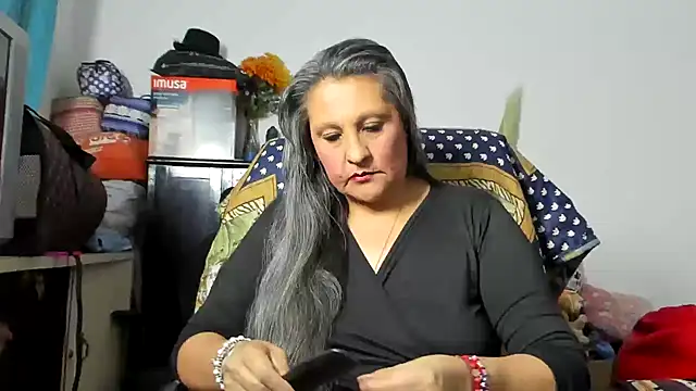 Snapshot of merlyna_goldens chatting on May 2026 04:20:02 AM merlyna goldens online show from May 2026 04:20:02 AM