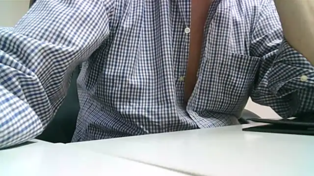 Snapshot of Gregcam chatting on June 2026 10:17:02 AM Gregcam online show from June 2026 10:17:02 AM