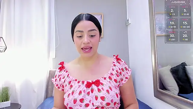 Paula Desousa online show from September 2025 05:36:01 PM