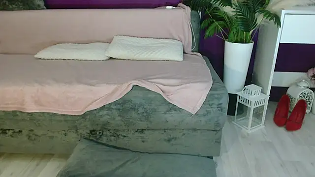 Imcarrieberry online show from September 2025 02:52:02 PM