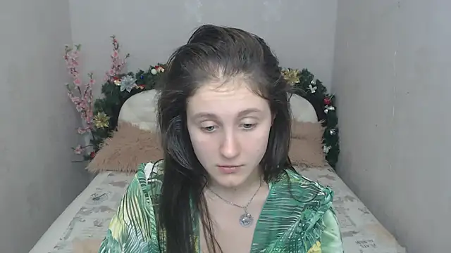 Holliy Cooper online show from January 2025 11:42:01 PM