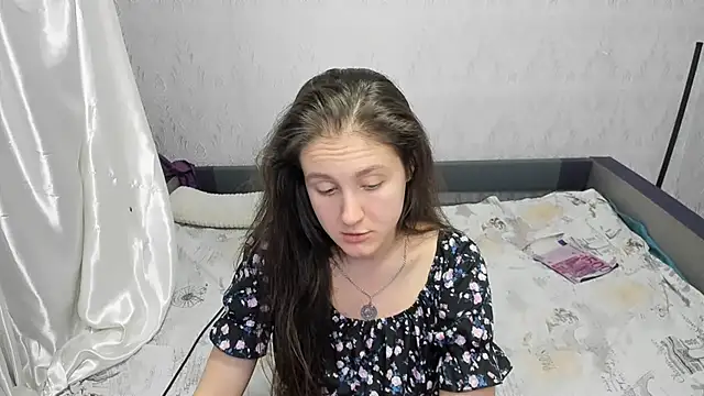 Holliy Cooper online show from January 2025 12:45:02 PM