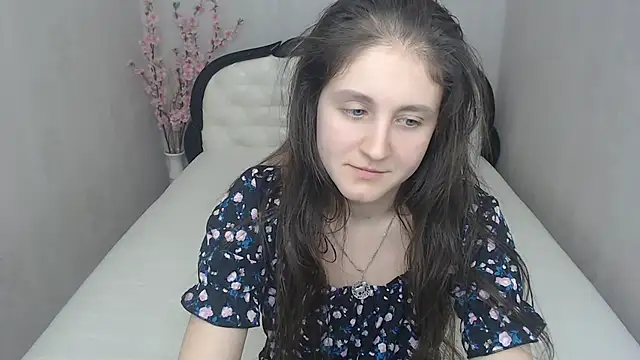 Holliy Cooper online show from February 2025 01:23:02 AM