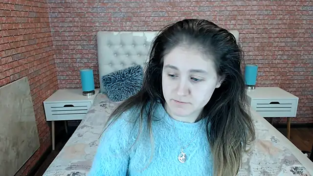 Holliy Cooper online show from November 2025 07:41:01 AM