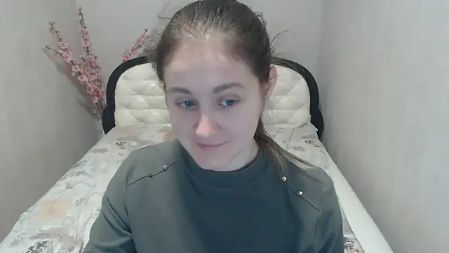 Holliy Cooper online show from April 2026 08:34:01 AM