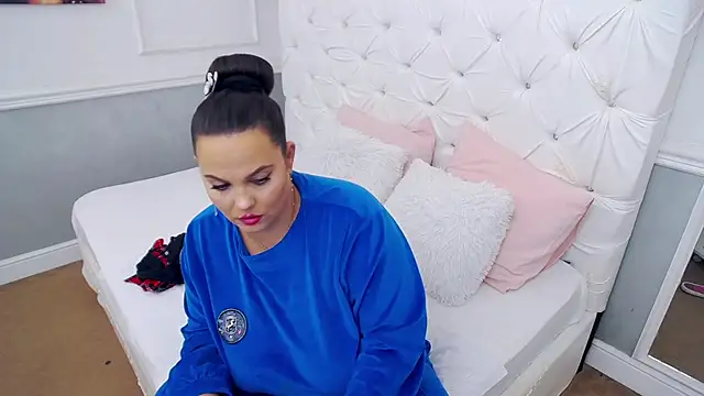 Snapshot of RavishingJenna chatting on November 2025 08:31:01 PM RavishingJenna online show from November 2025 08:31:01 PM