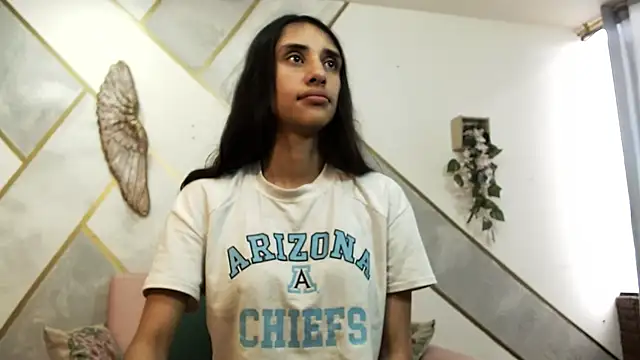 RoxanaCyrano  online show from November 2025 05:56:01 PM