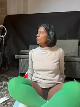 RoseMelanie online show from December 2024 09:53:02 PM