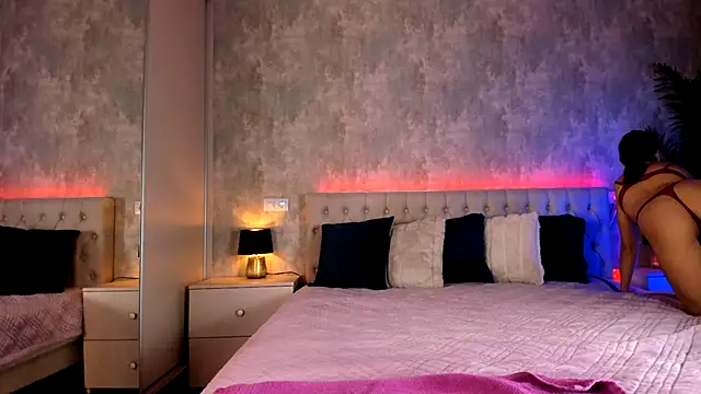 Snapshot of Rai_Raisa chatting on November 2025 01:56:02 PM Rai Raisa online show from November 2025 01:56:02 PM