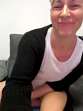 DarleenHot online show from October 2025 06:30:02 PM