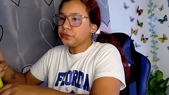 Snapshot of lucy_hairypussy83 chatting on September 2025 01:21:01 PM lucy hairypussy83 online show from September 2025 01:21:01 PM