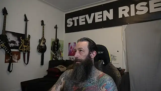 Snapshot of StevenRiseNYC chatting on July 2026 10:07:01 AM StevenRiseNYC online show from July 2026 10:07:01 AM