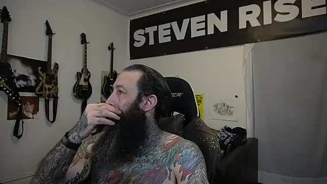 Snapshot of StevenRiseNYC chatting on July 2026 10:42:02 AM StevenRiseNYC online show from July 2026 10:42:02 AM