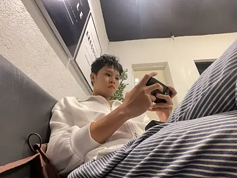 Plaxtique online show from November 2025 02:39:01 PM