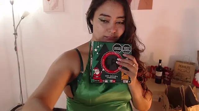 Snapshot of _Kim__M chatting on December 2024 12:44:01 PM Kim M online show from December 2024 12:44:01 PM