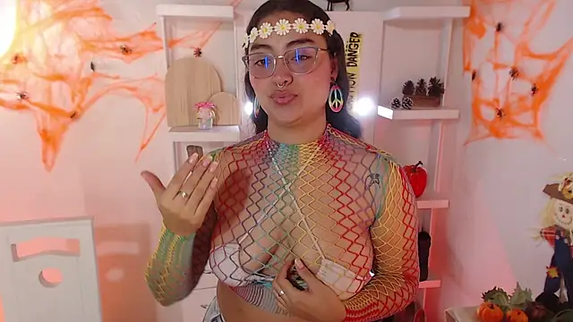 Snapshot of _Kim__M chatting on October 2025 01:00:01 PM Kim M online show from October 2025 01:00:01 PM