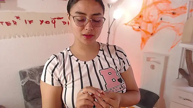 Snapshot of _Kim__M chatting on October 2025 03:07:01 PM Kim M online show from October 2025 03:07:01 PM