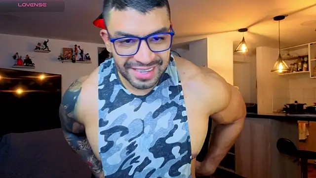Snapshot of Michael_Diamond chatting on May 2026 03:13:01 AM Michael Diamond online show from May 2026 03:13:01 AM