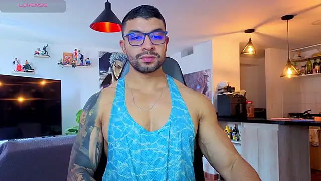 Snapshot of Michael_Diamond chatting on May 2026 04:00:01 PM Michael Diamond online show from May 2026 04:00:01 PM