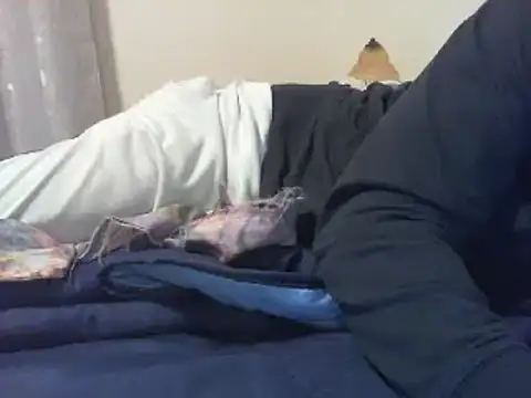 Snapshot of piccologimmy chatting on December 2024 04:17:01 PM piccologimmy online show from December 2024 04:17:01 PM