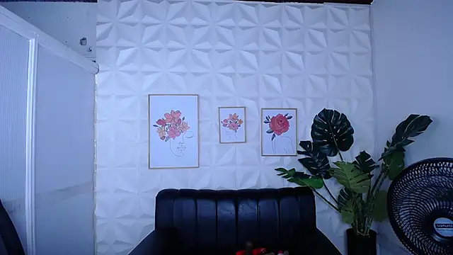 Valentinaa mature online show from September 2025 10:24:02 PM