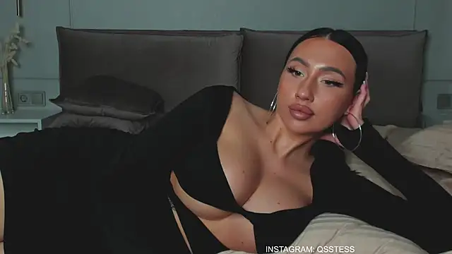 Snapshot of qsstess chatting on February 2025 05:33:02 AM qsstess online show from February 2025 05:33:02 AM