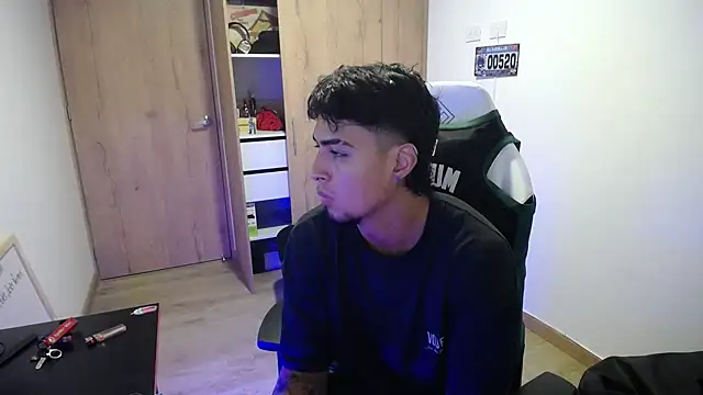 Snapshot of matias_bianco chatting on September 2025 01:42:01 AM matias bianco online show from September 2025 01:42:01 AM