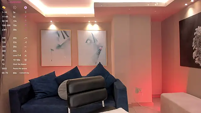 LizzHamilton   online show from November 2025 05:39:01 PM