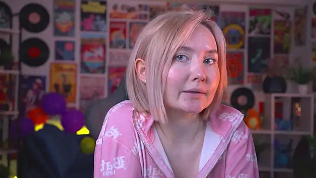 ReiYosimoto online show from December 2024 02:57:01 PM