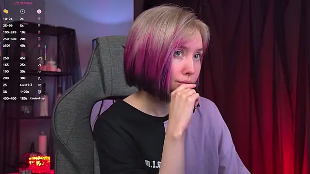 ReiYosimoto online show from April 2026 06:01:01 PM