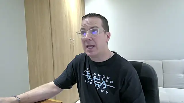 BrettJ81 online show from January 2025 02:58:01 PM