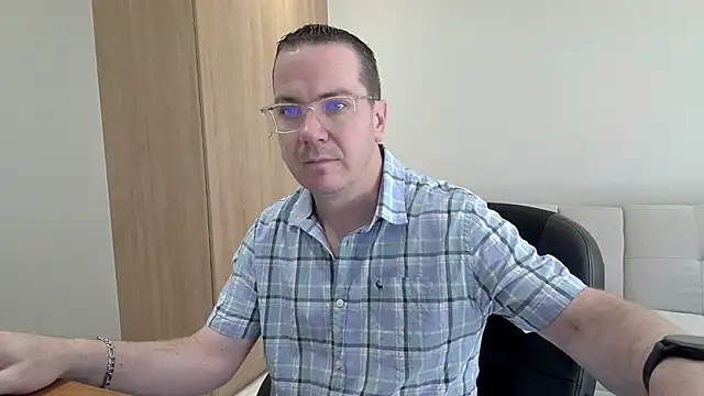 BrettJ81 online show from September 2025 10:49:01 AM