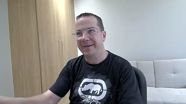 BrettJ81 online show from October 2025 03:01:02 PM