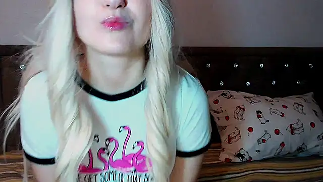 Sara4uu online show from September 2025 12:32:02 AM