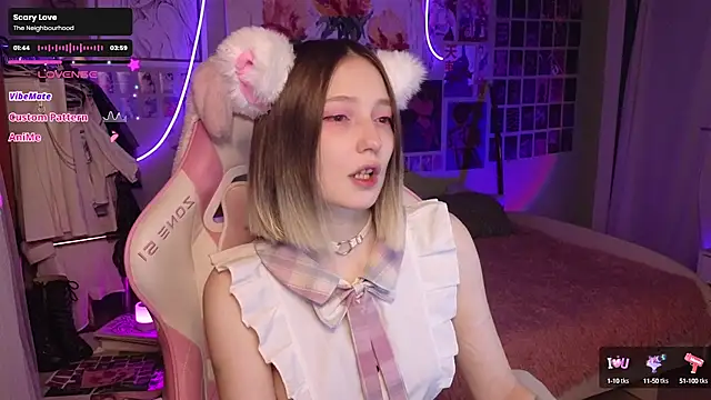 Snapshot of Evie_Ro chatting on October 2025 09:11:01 PM Evie Ro online show from October 2025 09:11:01 PM