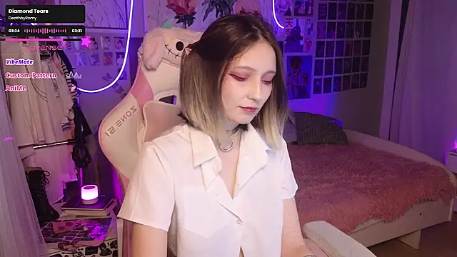 Snapshot of Evie_Ro chatting on October 2025 02:55:02 AM Evie Ro online show from October 2025 02:55:02 AM