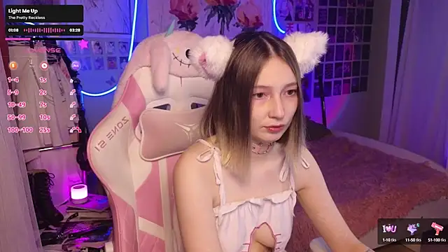 Snapshot of Evie_Ro chatting on October 2025 09:59:02 PM Evie Ro online show from October 2025 09:59:02 PM