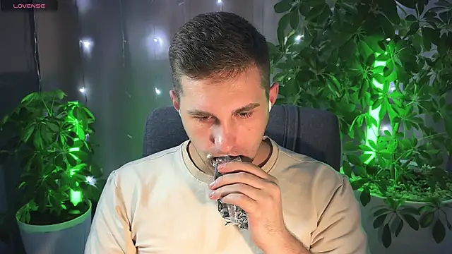 Sweeet  boy online show from February 2025 03:32:02 PM